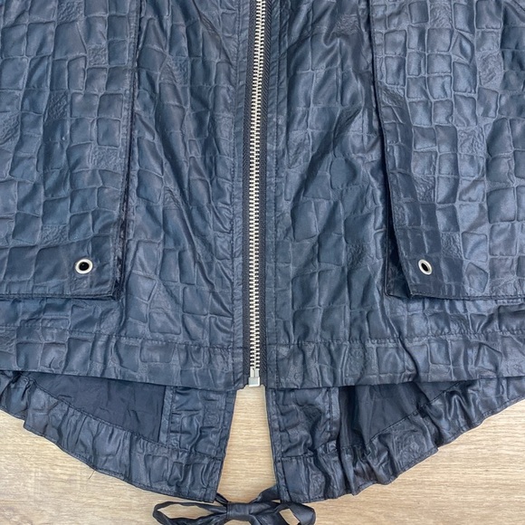 Vince Camuto Black Aligator Jacket Windbreaker Crop Zip Lightweight Rain Shell - Picture 5 of 14